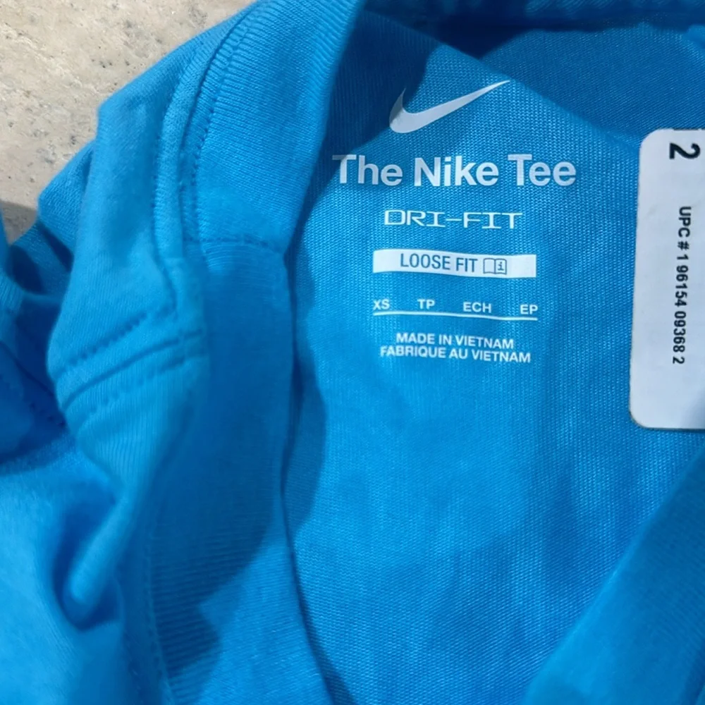 Nike Dri-FIT Swoosh‎ Oversized Loose Fit T shirt NWT Size XS